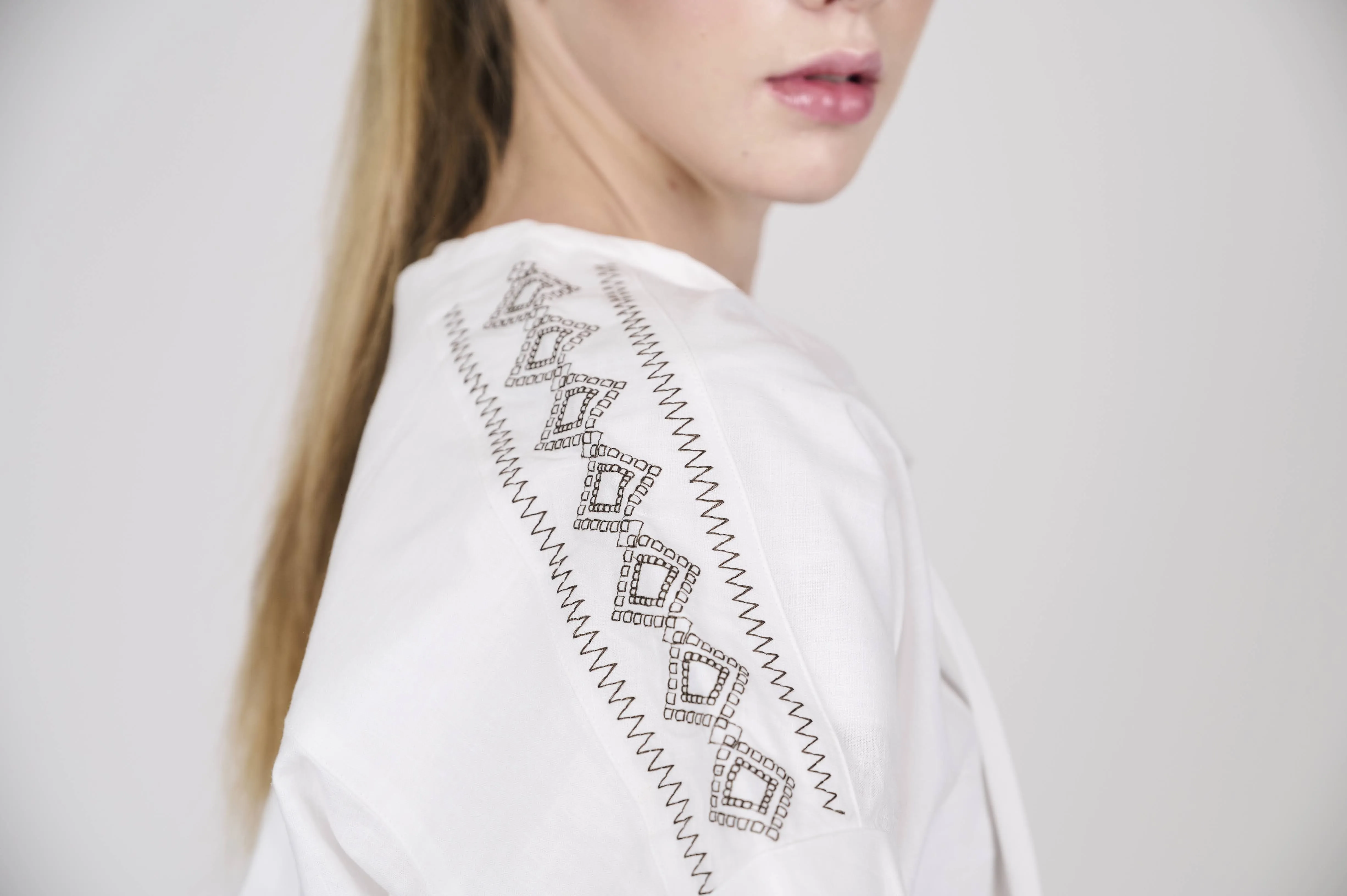 Casual Chic in White and Beige