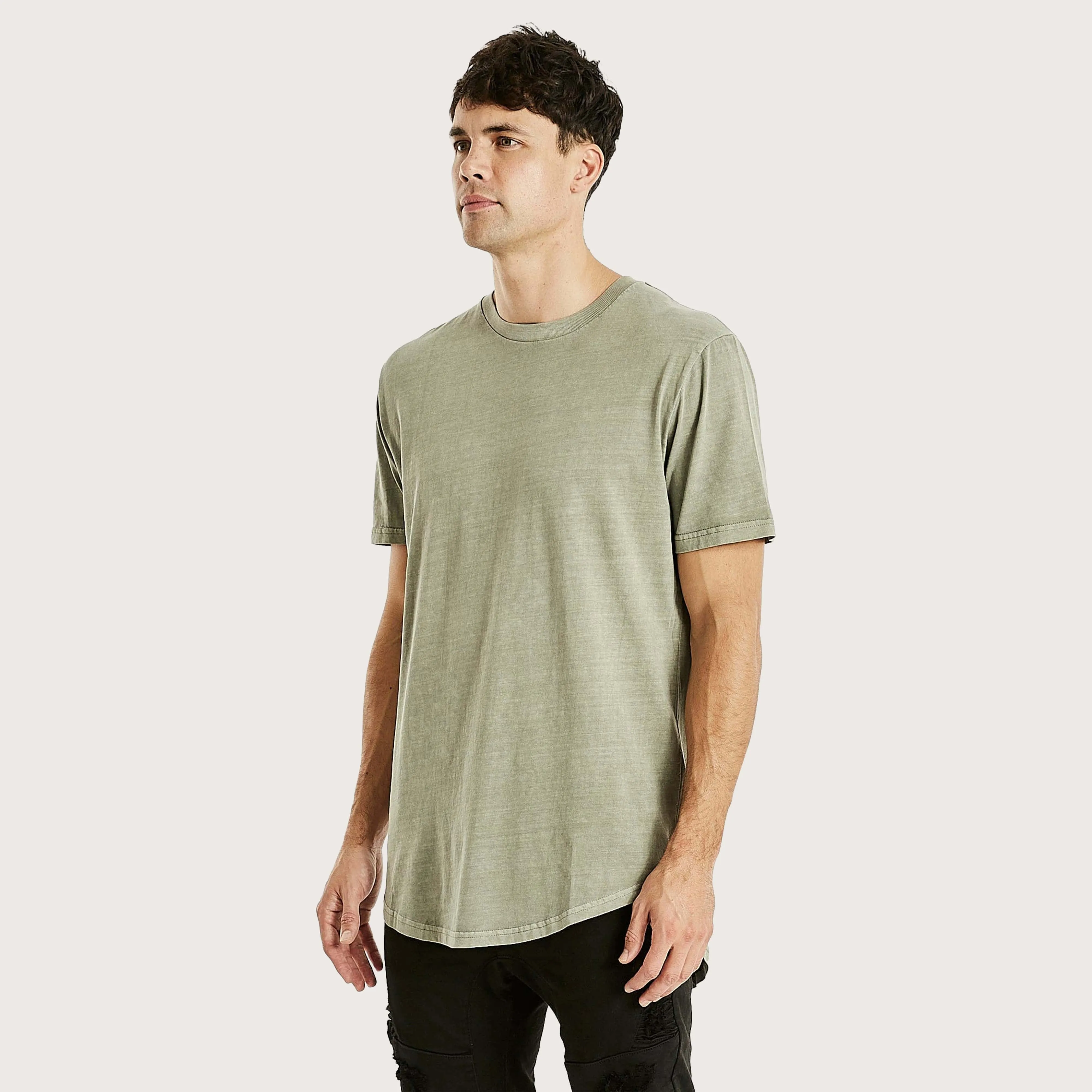 Essentials Dual Curved Tee Pigment Shadow