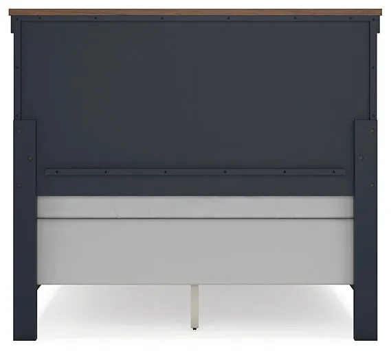 Landocken Full Panel Bed with Mirrored Dresser