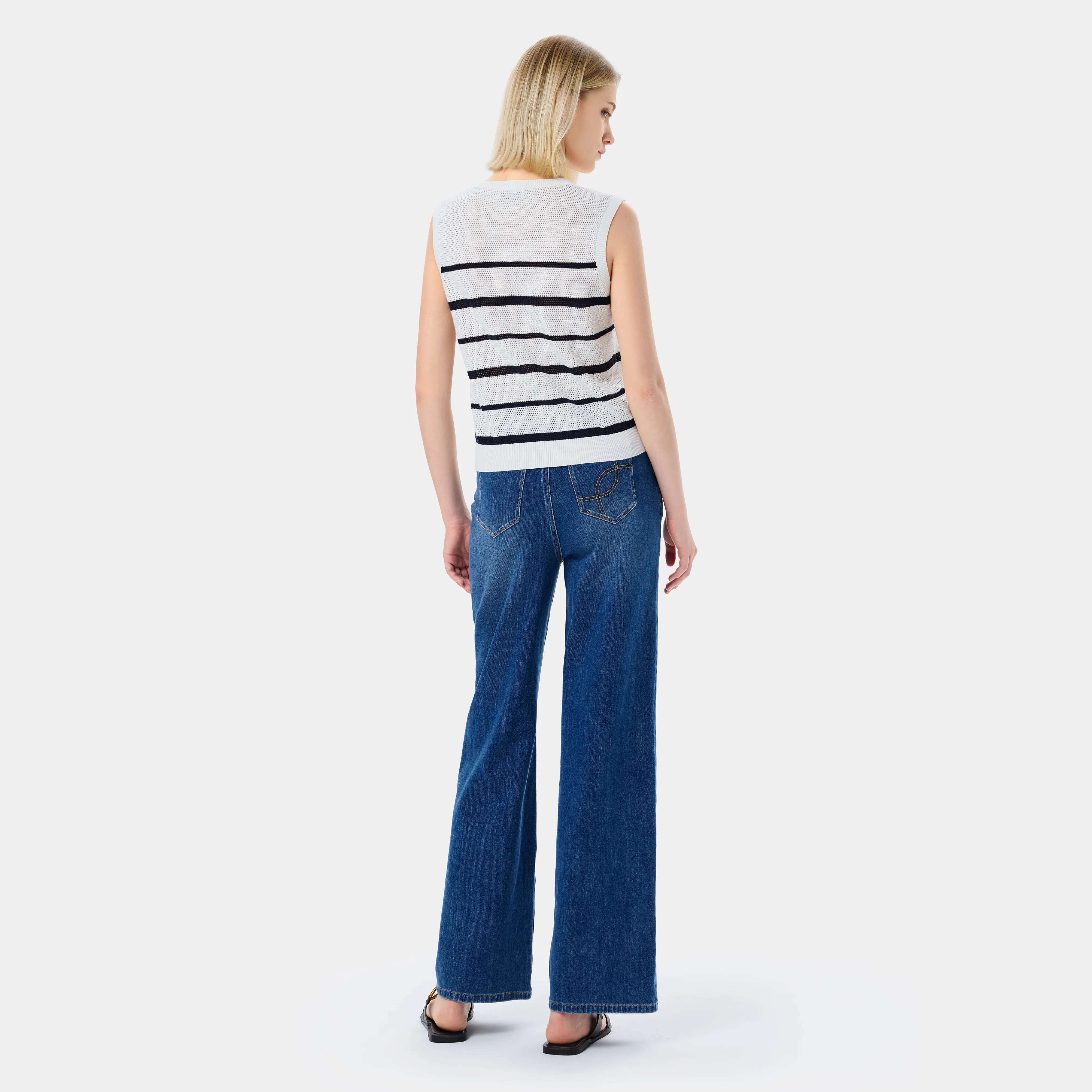 MONOCHROME CHIC TOP