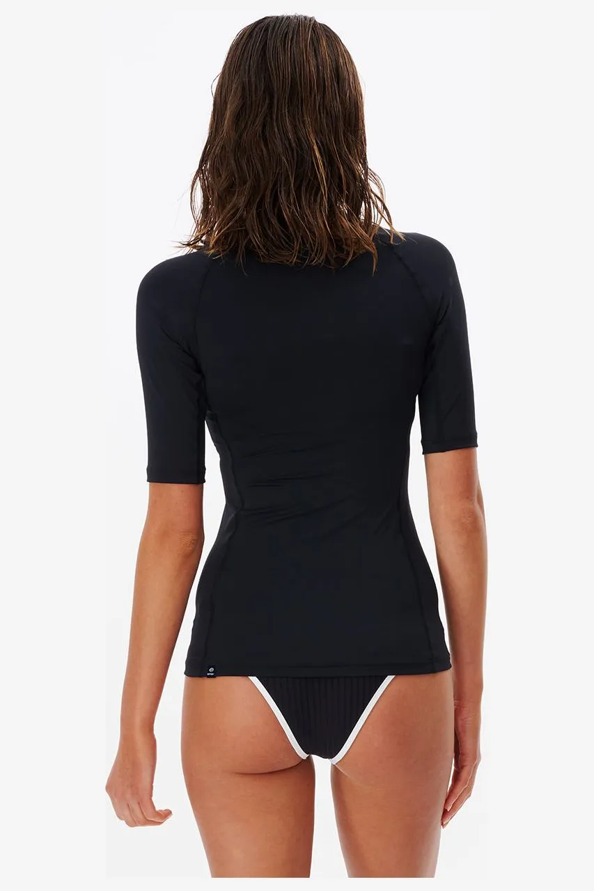RIP CURL CLASSIC SURF SHORT SLEEVE UV RASH TOP - BLACK