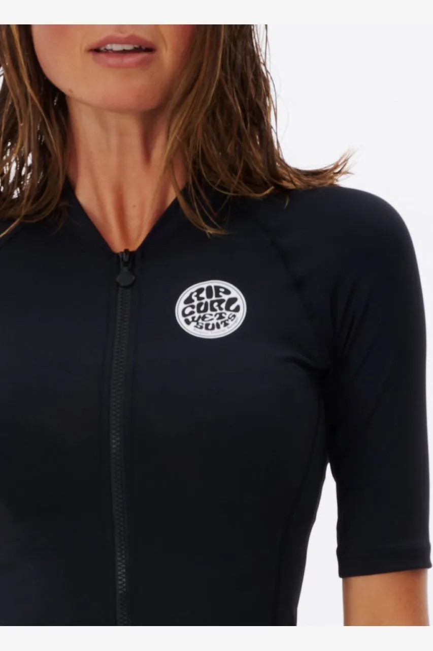 RIP CURL CLASSIC SURF SHORT SLEEVE UV RASH TOP - BLACK