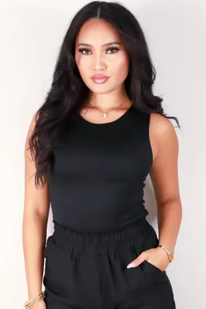 SLEEVELESS CREW NECK TOP
