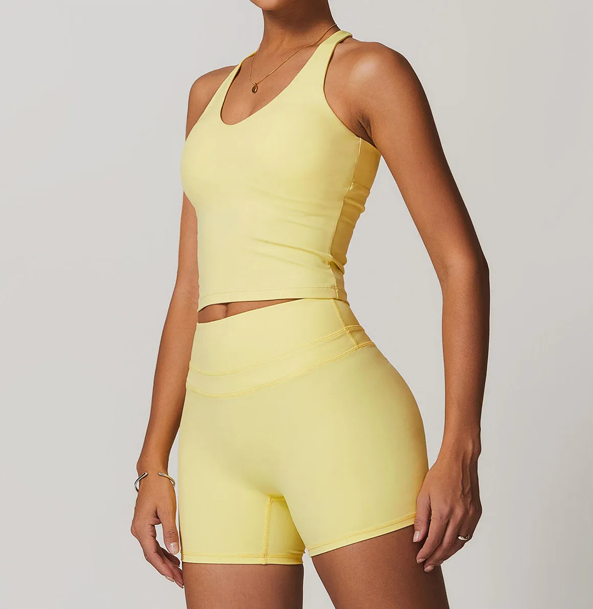 Solid U Neck Cross Back Yoga Tank Tops with Padded